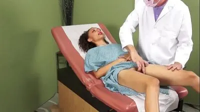 Chica ginecologa follada por doctor de clinica medica video porno