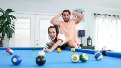 Juego de billar entre hermanos gana limpieza gratis video porno